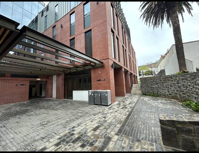 255M² RETAIL TO LET IN GARDENS
